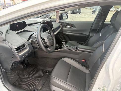 Used 2025 Toyota Prius Limited w/ Limited Premium Package FWD image 25