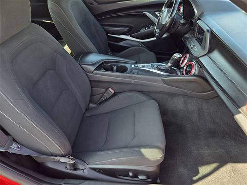 Used 2020 Chevrolet Camaro LT image 15
