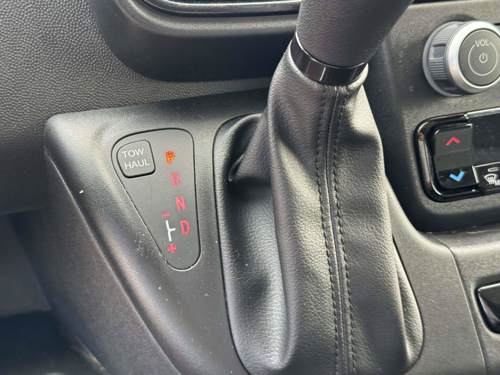 Used 2026 RAM ProMaster 2500 w/ Convenience Group FWD image 18