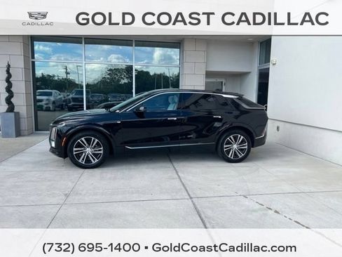 Certified 2024 Cadillac Lyriq Luxury AWD/4WD image 2