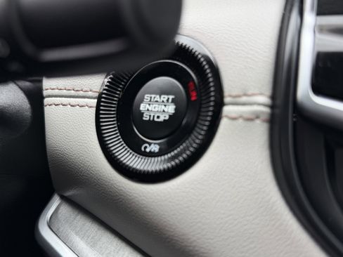 Used 2026 Jeep Compass Limited AWD/4WD image 23