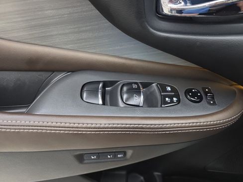 Used 2016 Nissan Murano Platinum w/ Platinum Technology Package AWD/4WD image 32