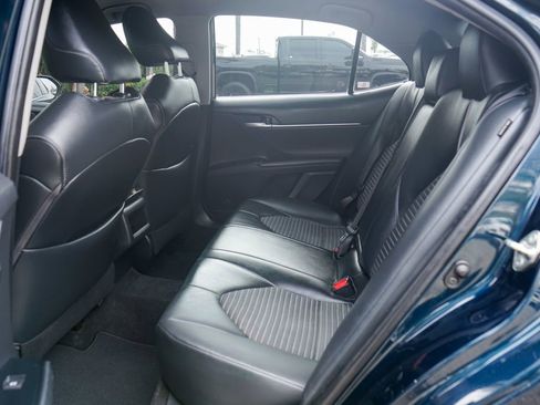 Used 2019 Toyota Camry SE w/ Carpet Mat Package FWD image 31