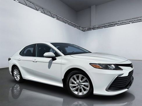 Used 2023 Toyota Camry LE AWD/4WD image 25