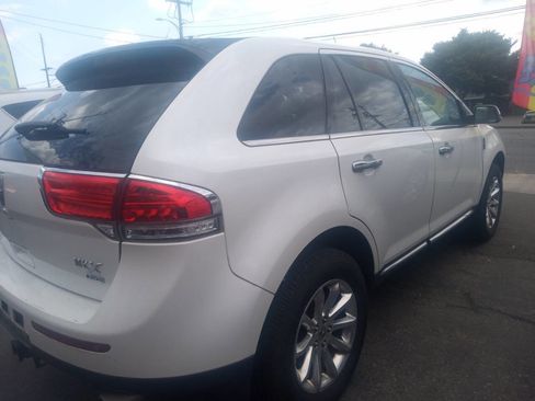 Used 2014 Lincoln MKX AWD image 3