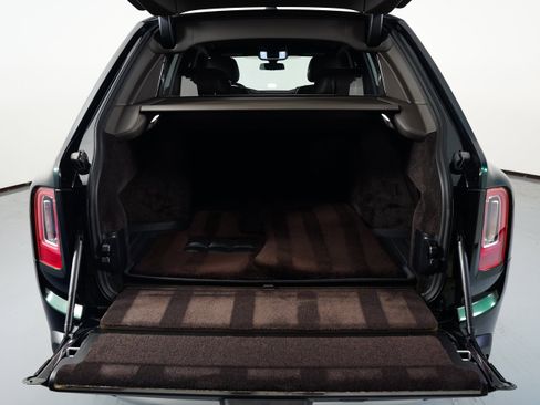 Used 2023 Rolls-Royce Cullinan w/ Cullinan Package image 67