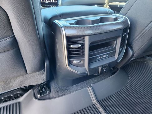 New 2026 RAM 1500 4x4 Crew Cab image 32