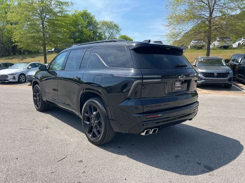 Used 2024 Chevrolet Traverse RS AWD/4WD image 8