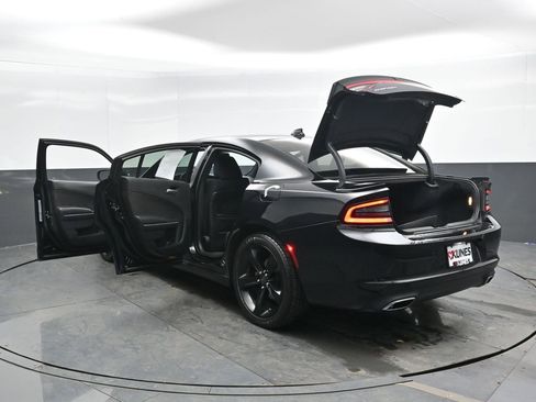 Used 2018 Dodge Charger R/T image 51