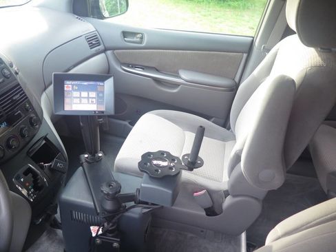 Used 2010 Toyota Sienna LE FWD image 6