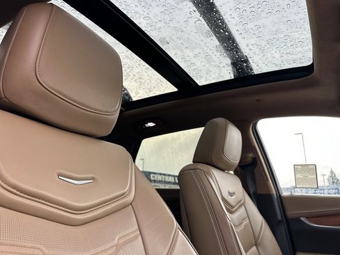 Used 2019 Cadillac XT5 Platinum image 17