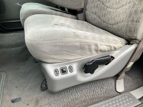 Used 1999 Ford F350 XLT image 26