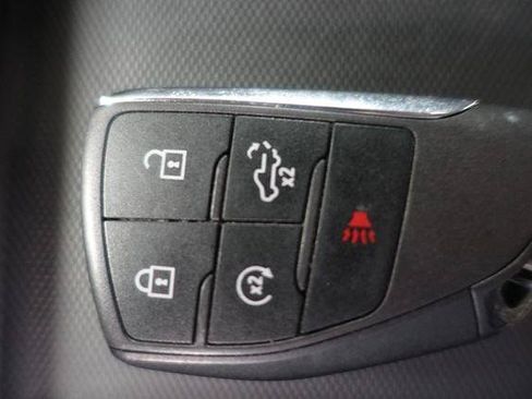 Used 2023 GMC Sierra 1500 SLE AWD/4WD image 17
