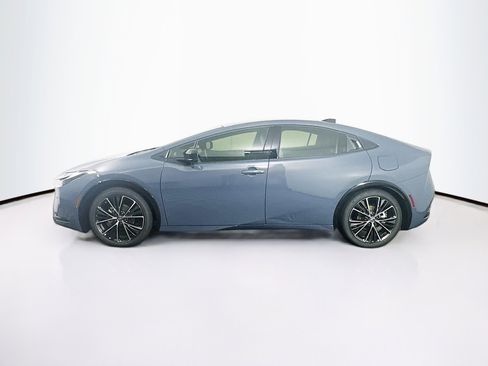 Used 2026 Toyota Prius XLE FWD image 4