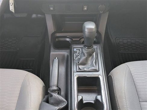 Used 2016 Toyota Tacoma SR image 17