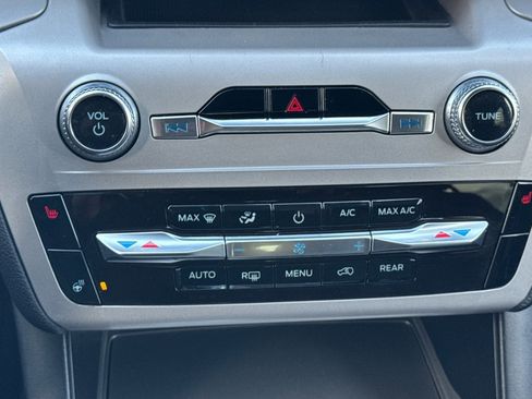 Certified 2022 Ford Explorer XLT w/ Equipment Group 202A image 21