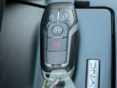 Used 2016 Ford Explorer XLT w/ Equipment Group 202A image 28