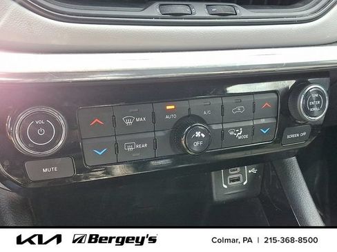 Used 2023 Jeep Compass Limited AWD/4WD image 17