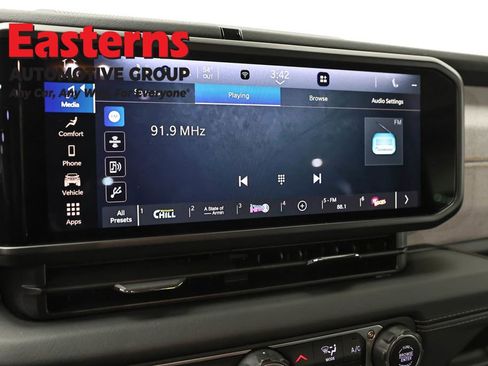 Used 2025 Jeep Wrangler Unlimited Sahara AWD/4WD image 19
