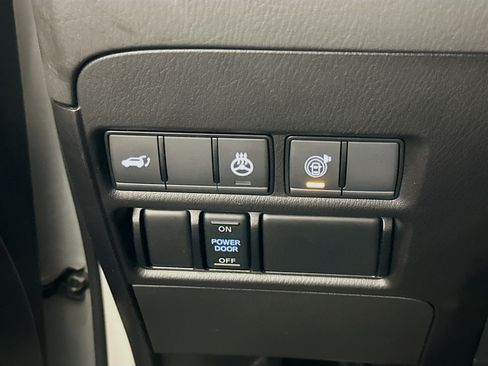 Used 2024 Nissan Armada SL image 17