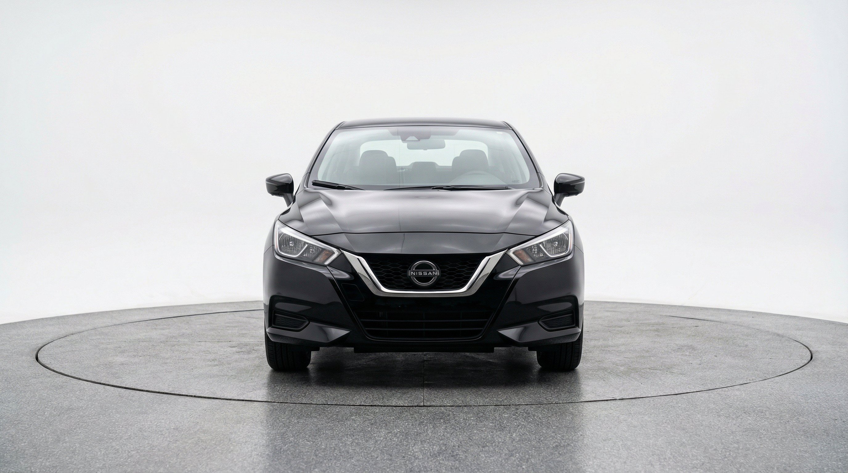 Used 2025 Nissan Versa SV FWD image 2