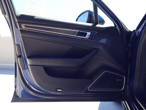 Certified 2023 Porsche Panamera 4 Platinum Edition AWD/4WD image 14