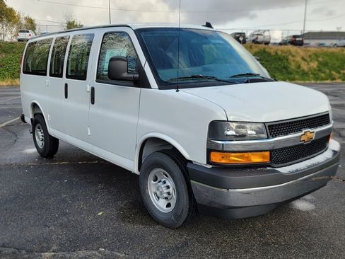New 2025 Chevrolet Express 2500 Work Van w/ Communications Package image 17