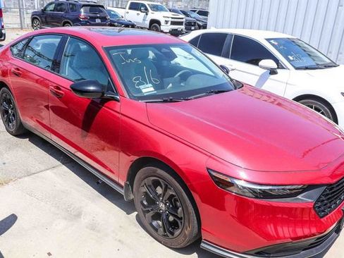 Used 2025 Honda Accord SE image 2