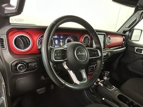 Used 2018 Jeep Wrangler Unlimited Rubicon AWD/4WD image 12