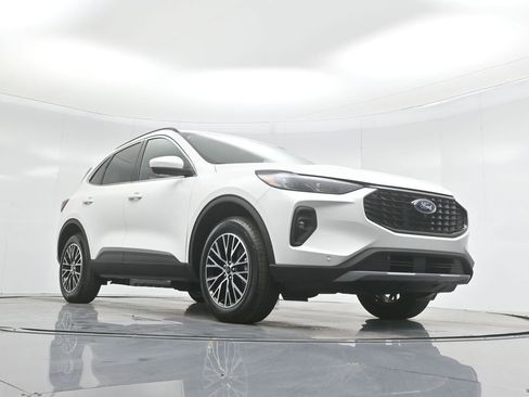 New 2025 Ford Escape SE w/ PHEV Premium Package image 49