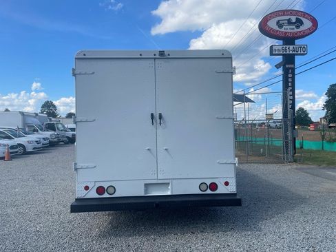 Used 2016 Ford E-350 and Econoline 350 Super Duty w/ A/C Prep Package RWD image 6