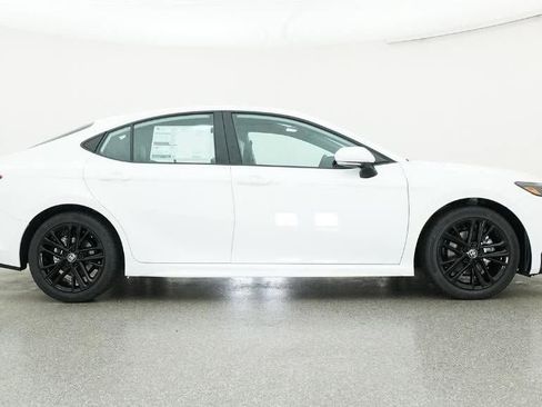 New 2026 Toyota Camry SE image 27