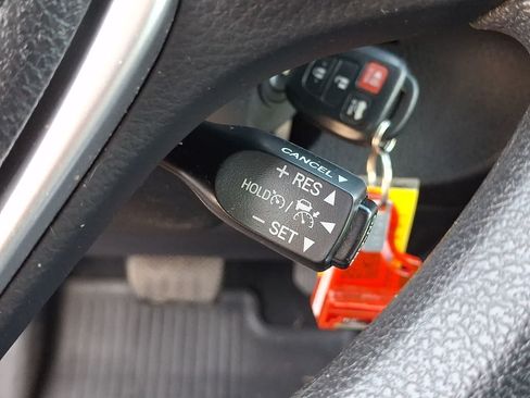 Certified 2018 Toyota Corolla LE FWD image 27