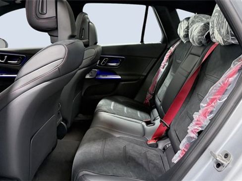 New 2026 Mercedes-Benz GLC 43 AMG 4MATIC image 7