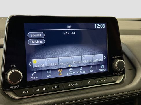 Used 2025 Nissan Rogue SV image 21