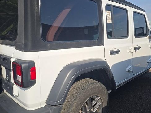 Used 2024 Jeep Wrangler Unlimited Sport AWD/4WD image 3