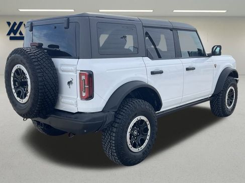 Used 2021 Ford Bronco Badlands image 8