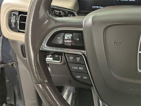 Used 2022 Lincoln Nautilus Reserve image 18