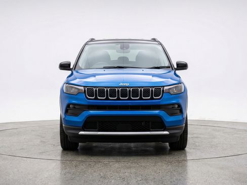 Used 2025 Jeep Compass Limited image 2