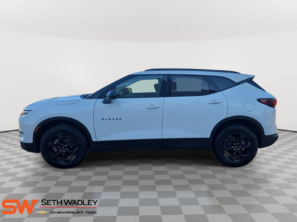 New 2026 Chevrolet Blazer LT w/ Midnight/Sport Edition FWD image 4