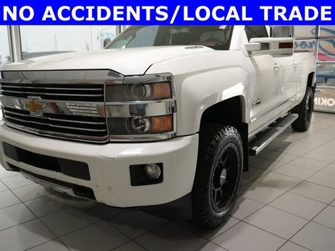 Used 2015 Chevrolet Silverado 2500 High Country w/ Duramax Plus Package AWD/4WD image 4