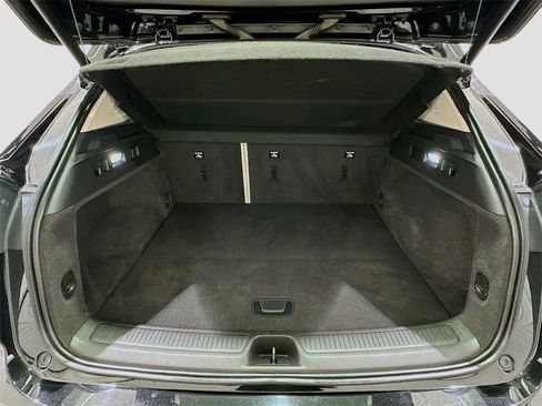 Used 2022 Buick Envision Avenir w/ Technology Package II image 27