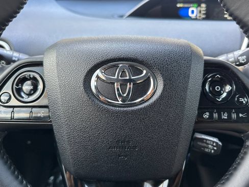 Used 2021 Toyota Prius XLE AWD/4WD image 23