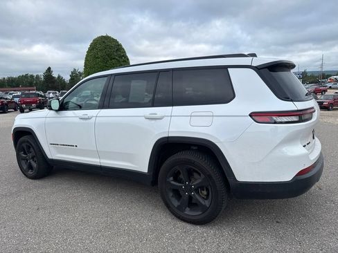 Used 2023 Jeep Grand Cherokee L Limited w/ Black Appearance Package AWD/4WD image 14