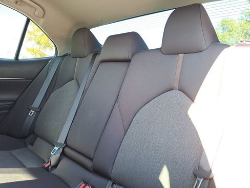 Used 2020 Toyota Camry LE image 8