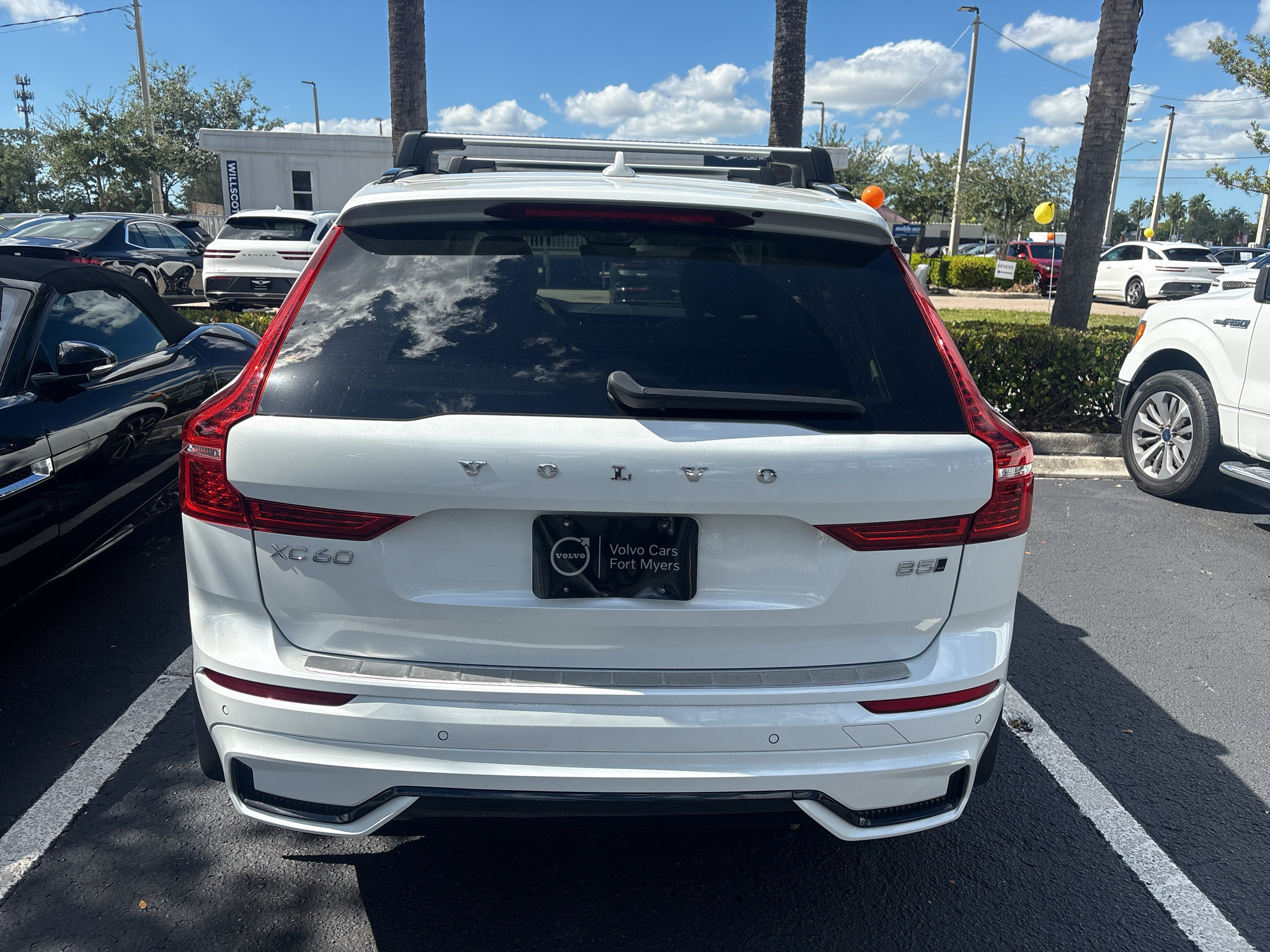 Used 2025 Volvo XC60 B5 Plus w/ Protection Package Premier AWD/4WD image 5