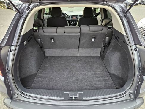 Used 2018 Honda HR-V LX image 18