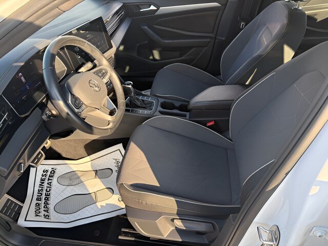 Used 2025 Volkswagen Jetta Sport FWD image 5