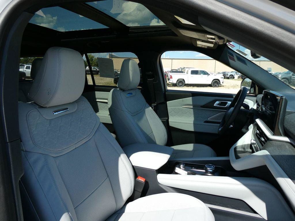 New 2027 Ford Explorer Platinum w/ 3.0L Ultimate Package AWD/4WD image 10