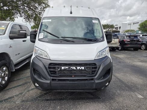 Used 2025 RAM ProMaster 2500 w/ Safety Group FWD image 2